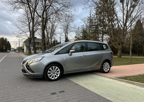 Opel Zafira cena 33900 przebieg: 144000, rok produkcji 2012 z Łomża małe 301